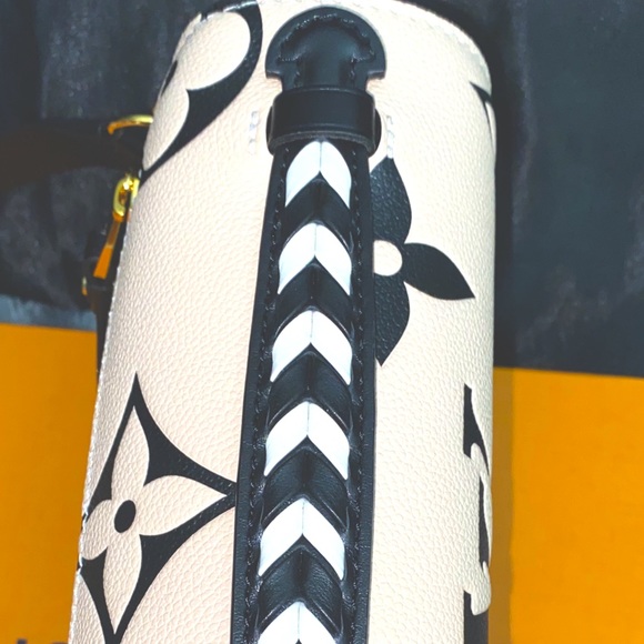 Louis Vuitton NWT Crafty Pouchette Métis Purse - Picture 8 of 14